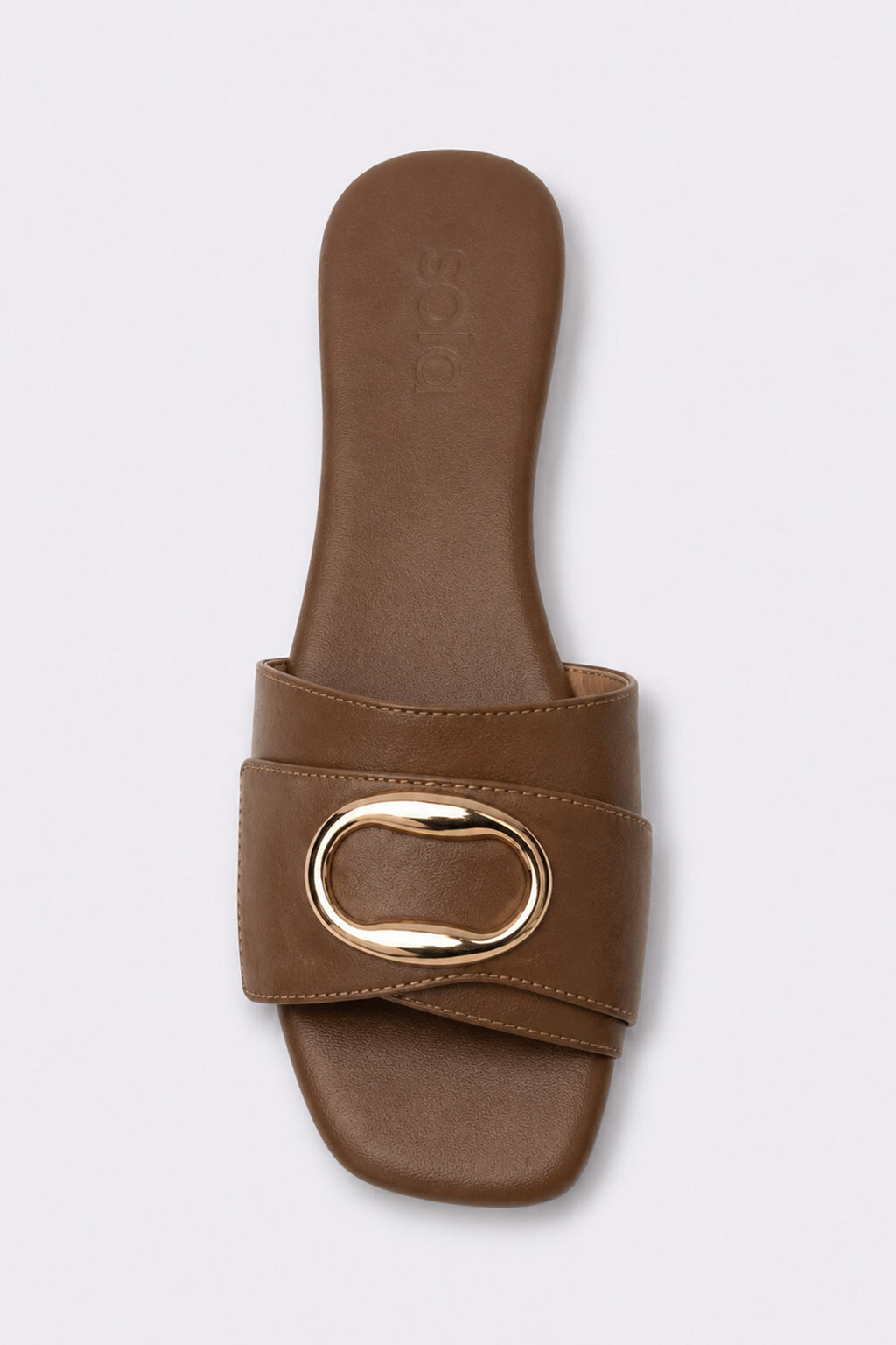Oval Buckle Leather Sandals - Camel