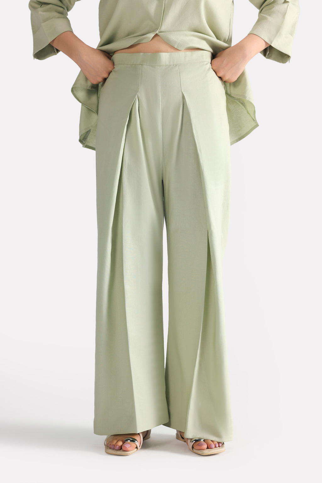 Close-up detail on the mint green loop & lounge bottom, by SOLA Pakistan.